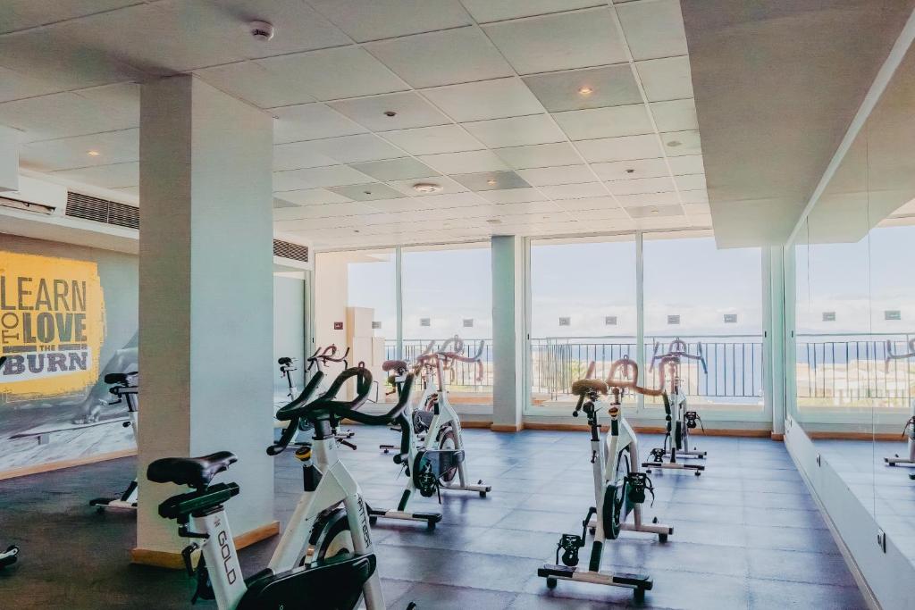 Fitness centrum a/nebo fitness zařízení v ubytování Landmar Costa los Gigantes Family Resort