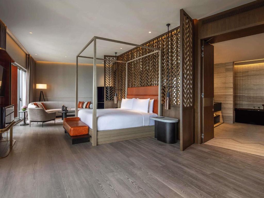 Fairmont Singapore客房内的一张或多张床位
