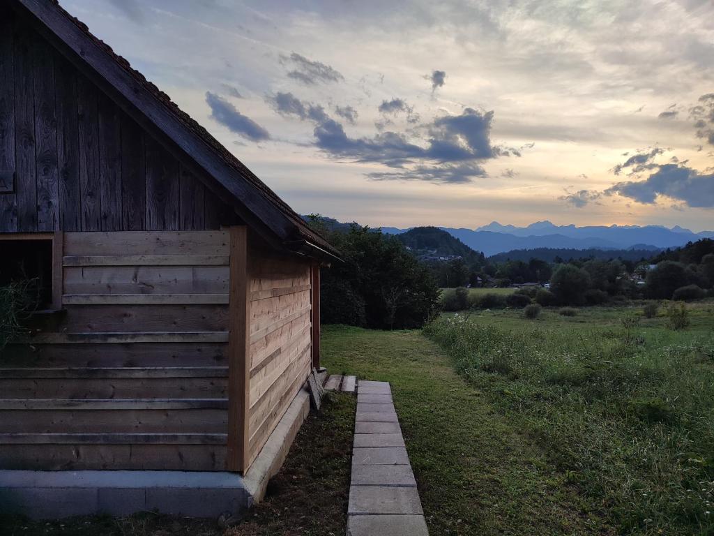 Příroda nedaleko luxury tent