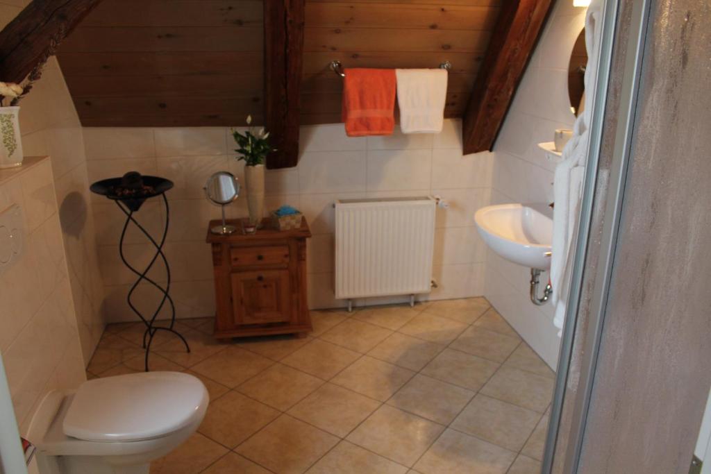Koupelna v ubytování Gästehaus Glaubenstein