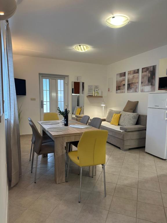 Kuchyň nebo kuchyňský kout v ubytování Apartmani Samec