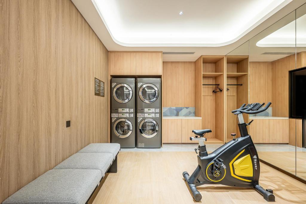 Fitness centrum a/nebo fitness zařízení v ubytování Holiday Inn Express Shanghai Hongqiao CBD by IHG