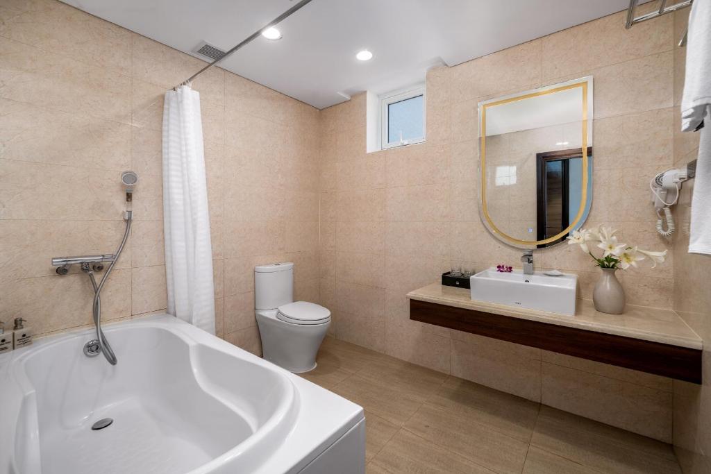 Studio Có Giường Cỡ King Và Ban Công Nhìn Ra Biển - Bao Gồm Trà Chiều