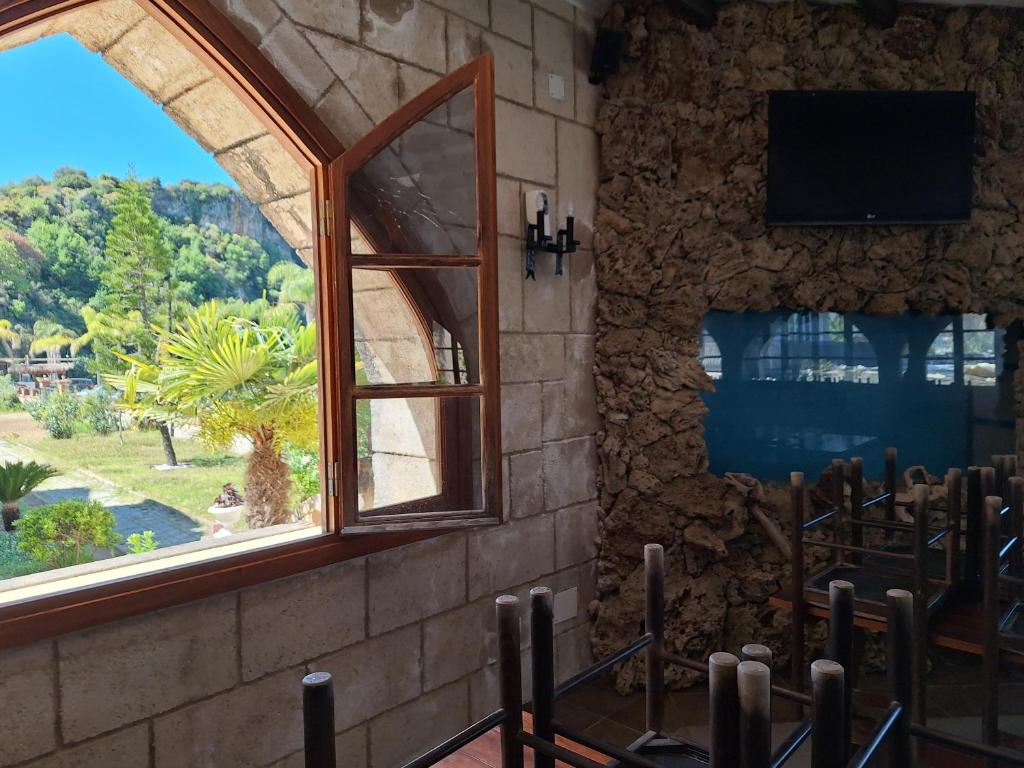 Imagen de la galería de Castle Hotel, en Himare