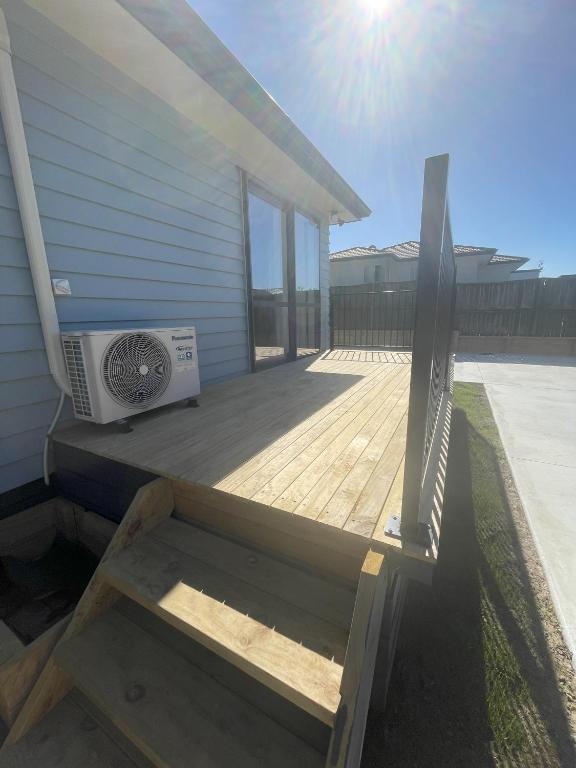 Brand new, close to hospital, plenty of parking sapces - Resim 22