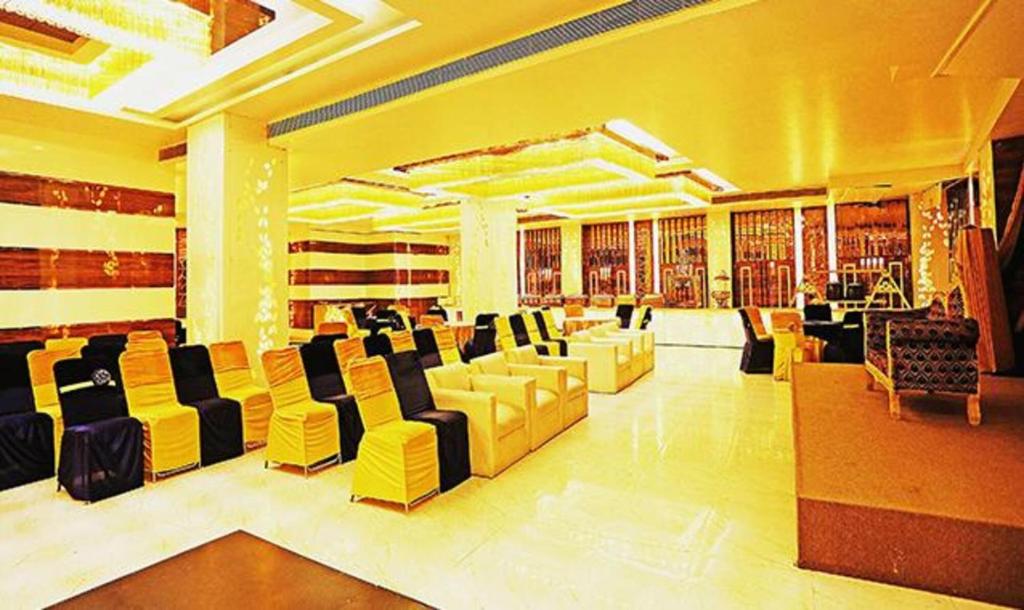 Posezení v ubytování FabHotel Ronald Inn