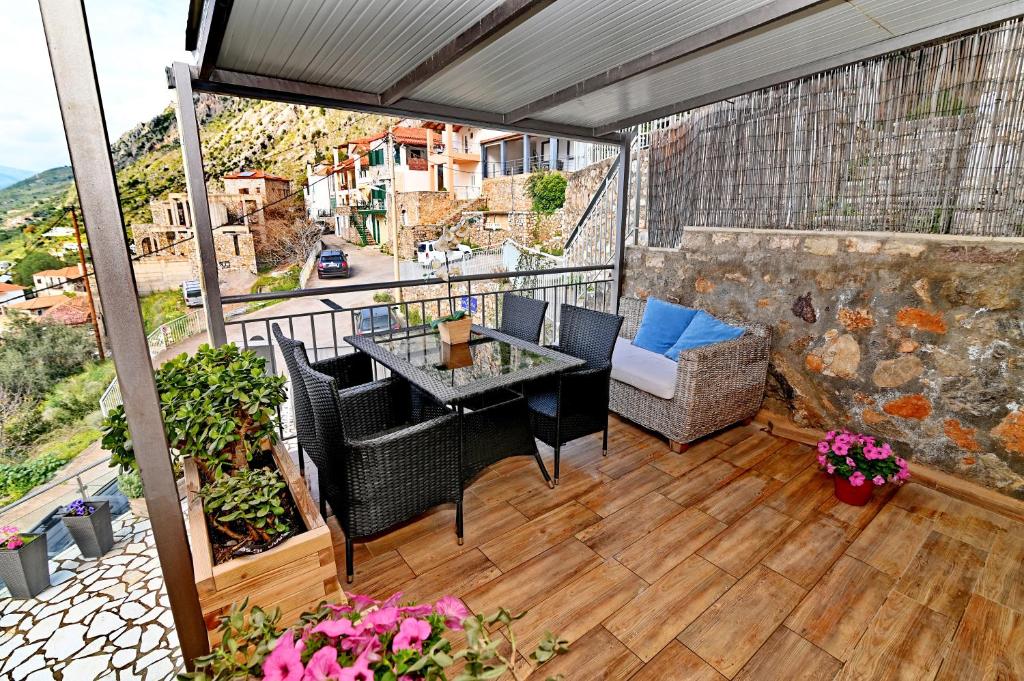 A balcony or terrace at Kalamata Suites