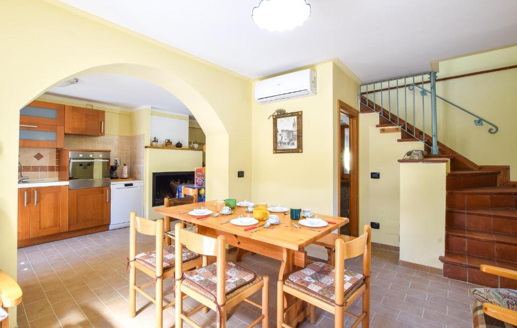 Beautiful Home In Castel Ritaldi - Casa De Vacaciones De 2 Dormitorios