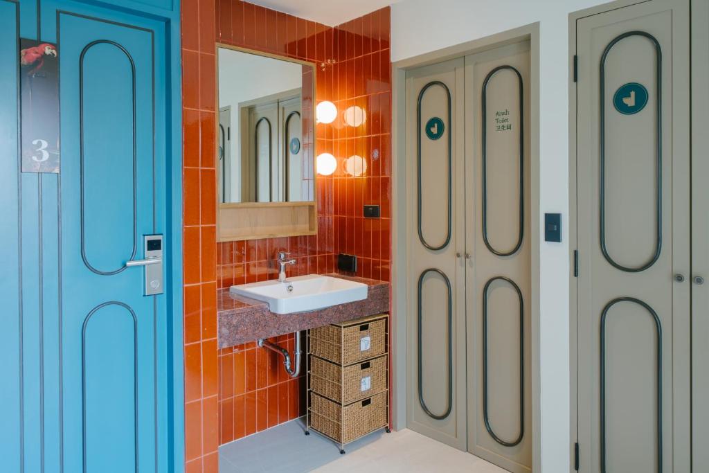 Angmo Hostel by Amaka - 6