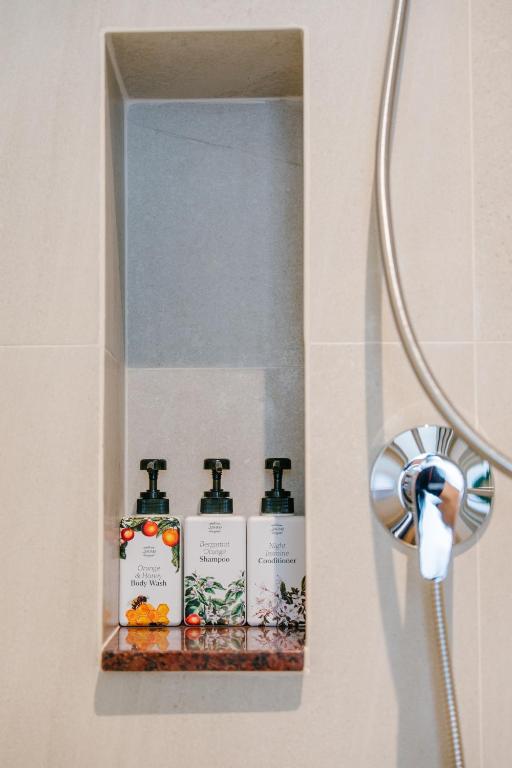 Angmo Hostel by Amaka - 7