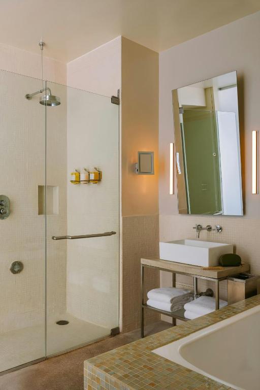 Koupelna v ubytování Chambers Hotel Central Park South, Sonder by Marriott Bonvoy