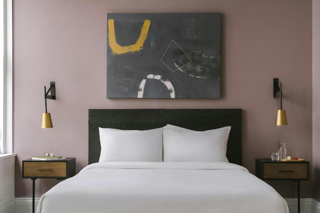 Cama ou camas em um quarto em Flatiron Hotel, Sonder by Marriott Bonvoy