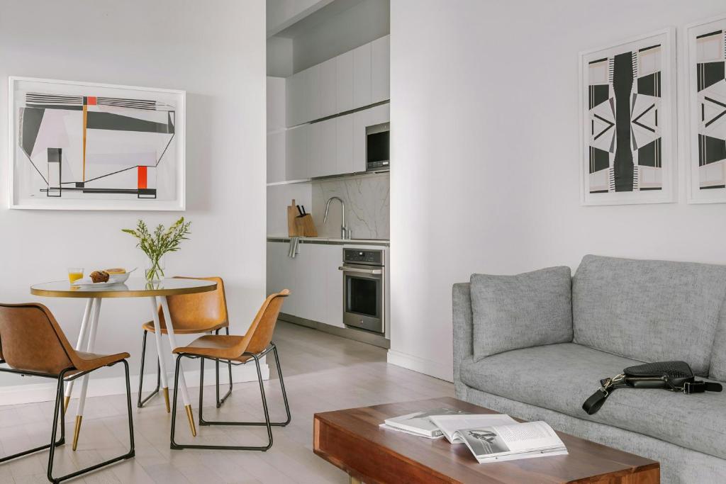 Posezení v ubytování Sonder by Marriott Bonvoy Battery Park Apartments Financial District