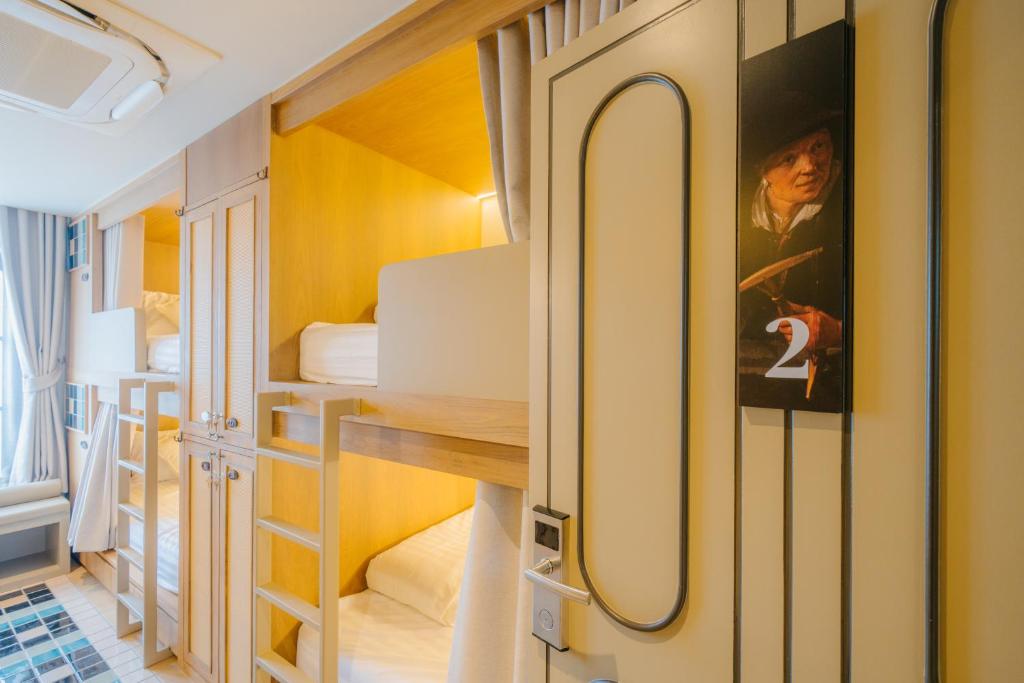 Angmo Hostel by Amaka - 15