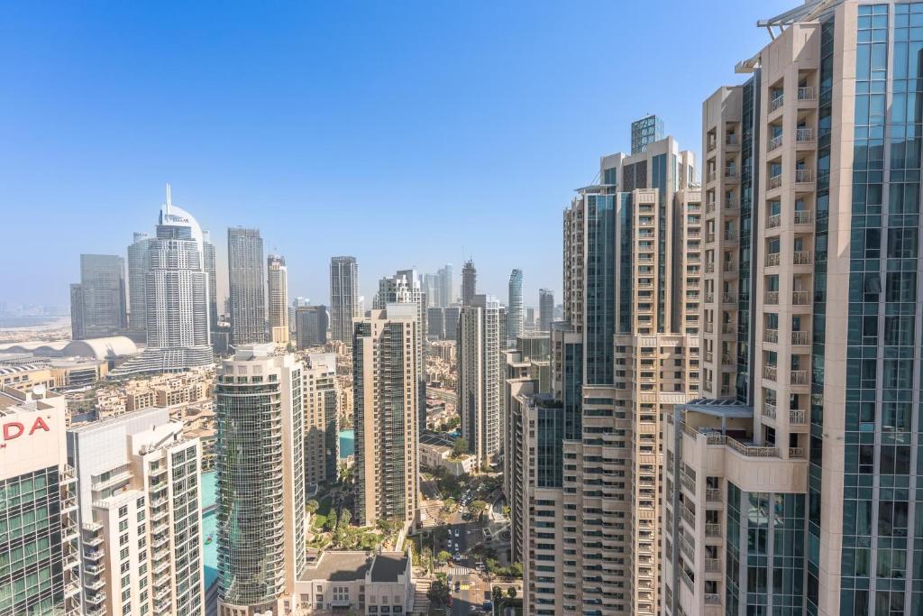 Vista generica su Dubai o vista sulla città dall'interno dell'appartamento