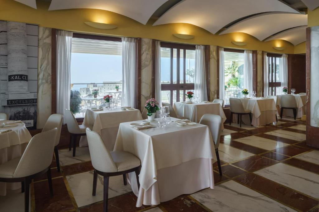 Eurostars Hotel Excelsior - Resim 38