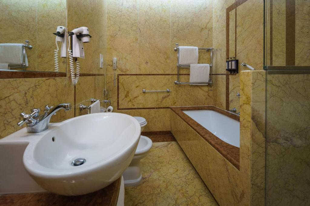 Eurostars Hotel Excelsior - Resim 44