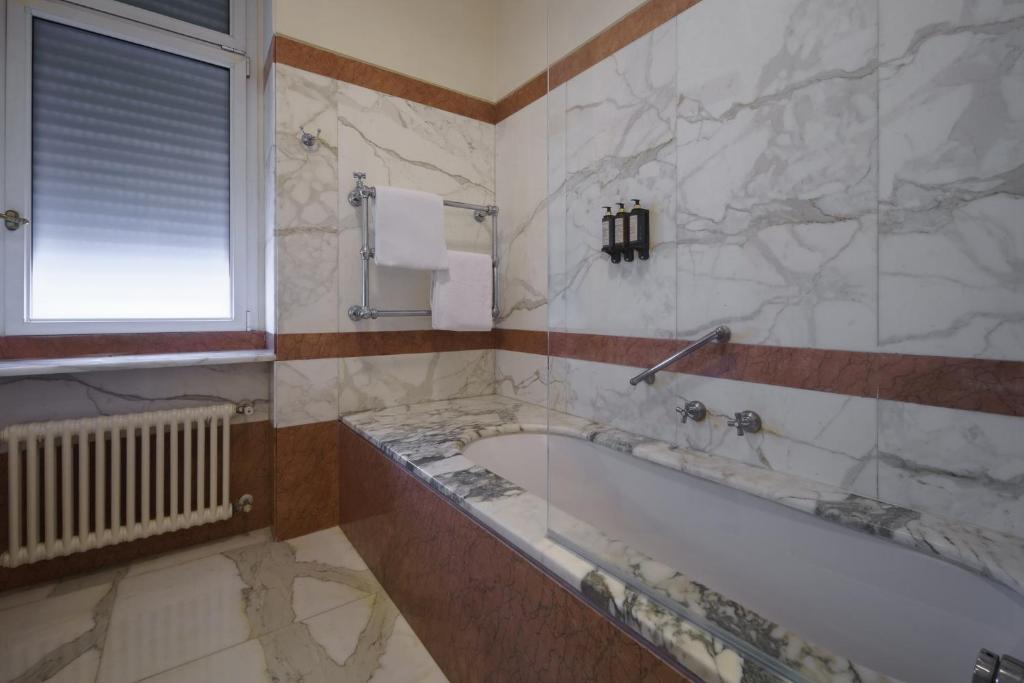 Eurostars Hotel Excelsior - Resim 36