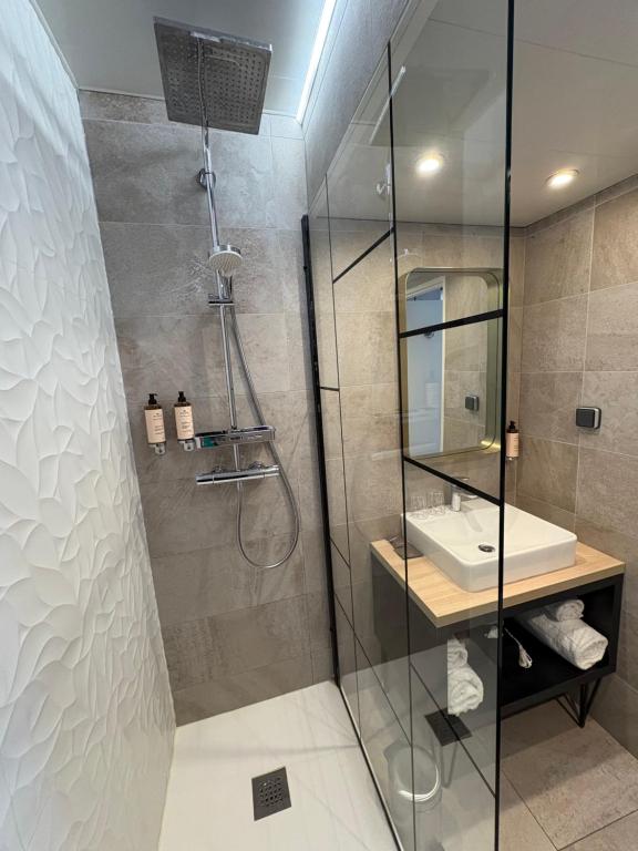 Best Western Plus Opéra Batignolles - Resim 34