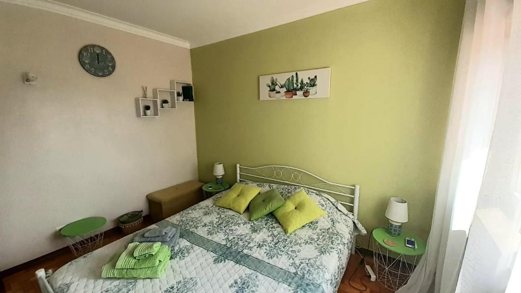 Postel nebo postele na pokoji v ubytování Morada do Ultramar