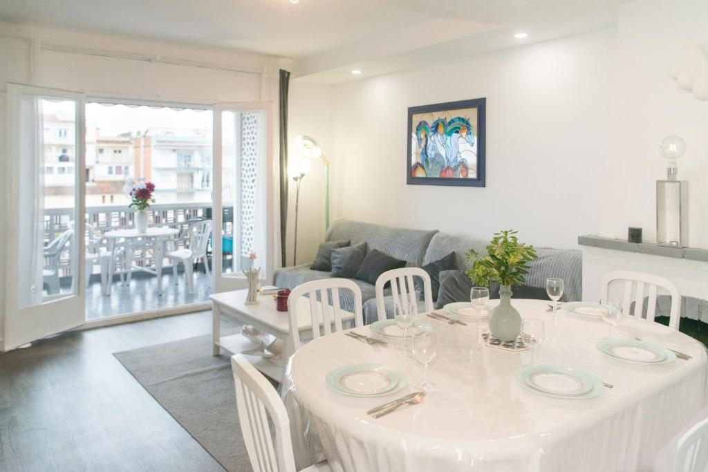 WELCS APARTAMENTO 244 EMP con terraza con vista