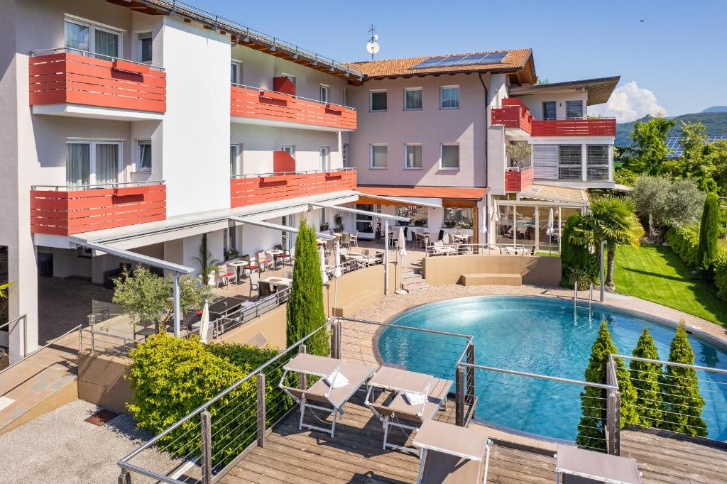 Bazén v ubytování B&B Garni Erika nebo v jeho okolí