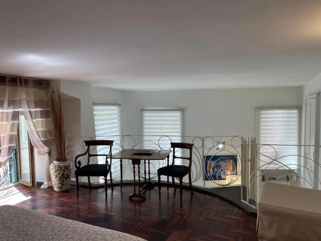 Posedenie v ubytovaní Comfortable Apartment in the Heart of Rome, 65m², City View