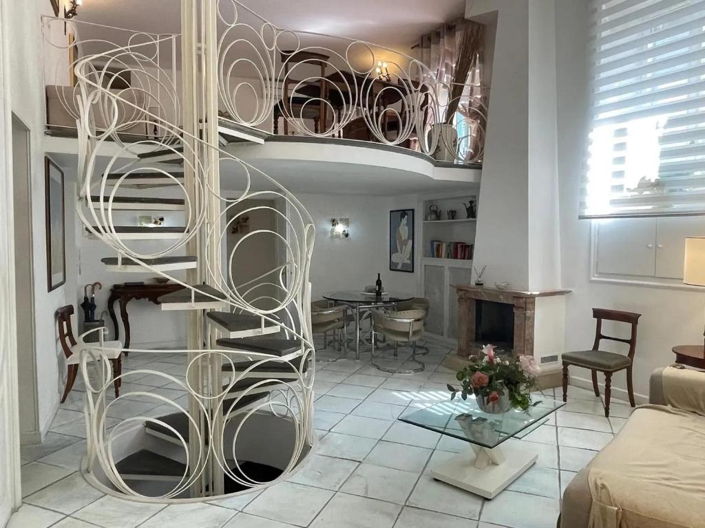 Posedenie v ubytovaní Comfortable Apartment in the Heart of Rome, 65m², City View