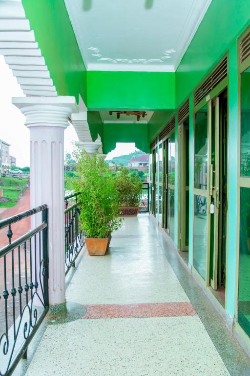 Foto de la galeria de CAR-NET HOTEL a Kisoro