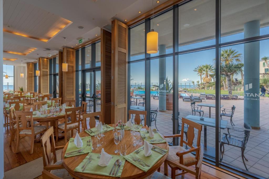Restaurace v ubytování Pestana Grand Ocean Resort Hotel
