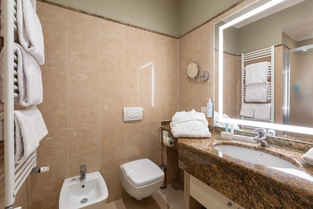 Koupelna v ubytování Hotel Embassy