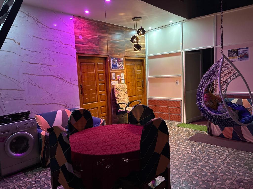 マイソールにある1st Floor 3 BHK for 12 Decent People With Free Parkingのギャラリーの写真