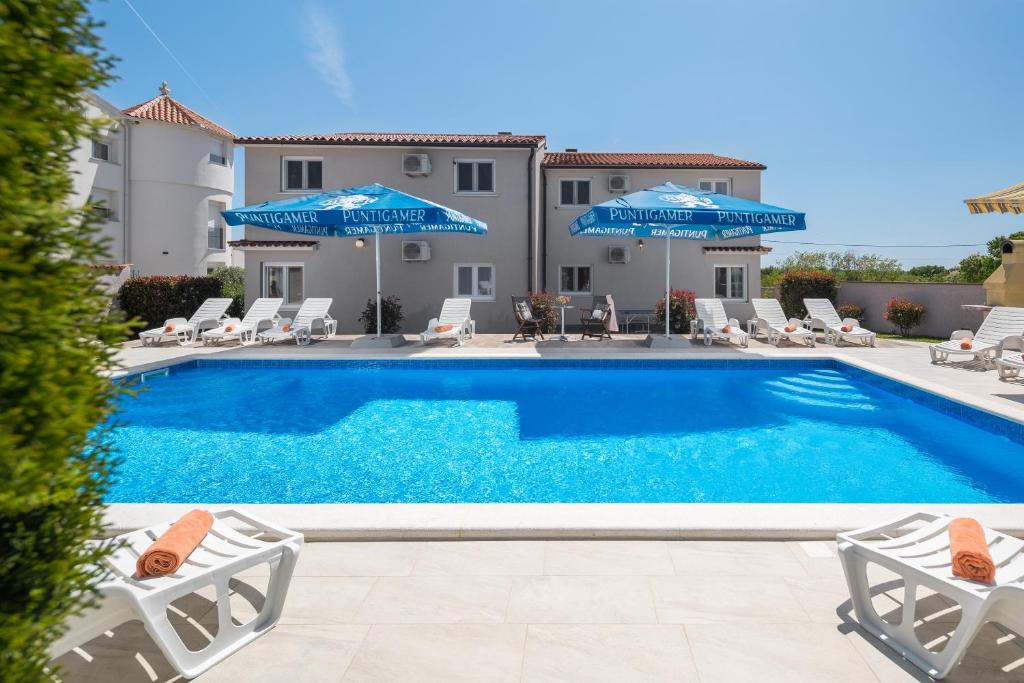 Basen w obiekcie Villa Brcina lub w pobliżu
