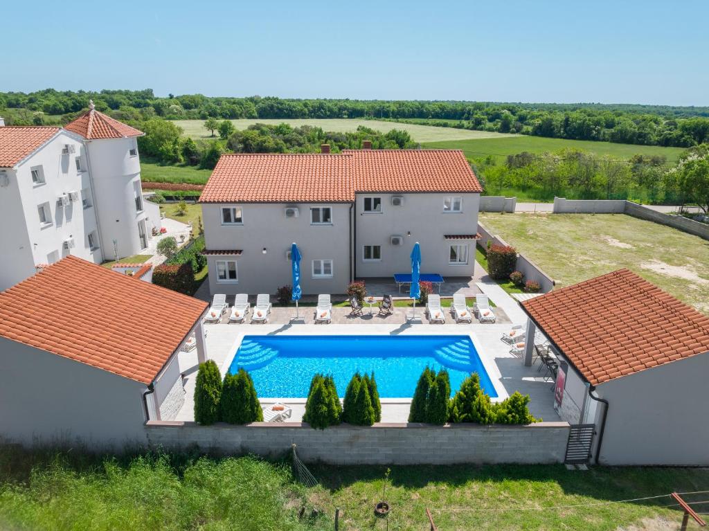 Basen w obiekcie Villa Brcina lub w pobliżu