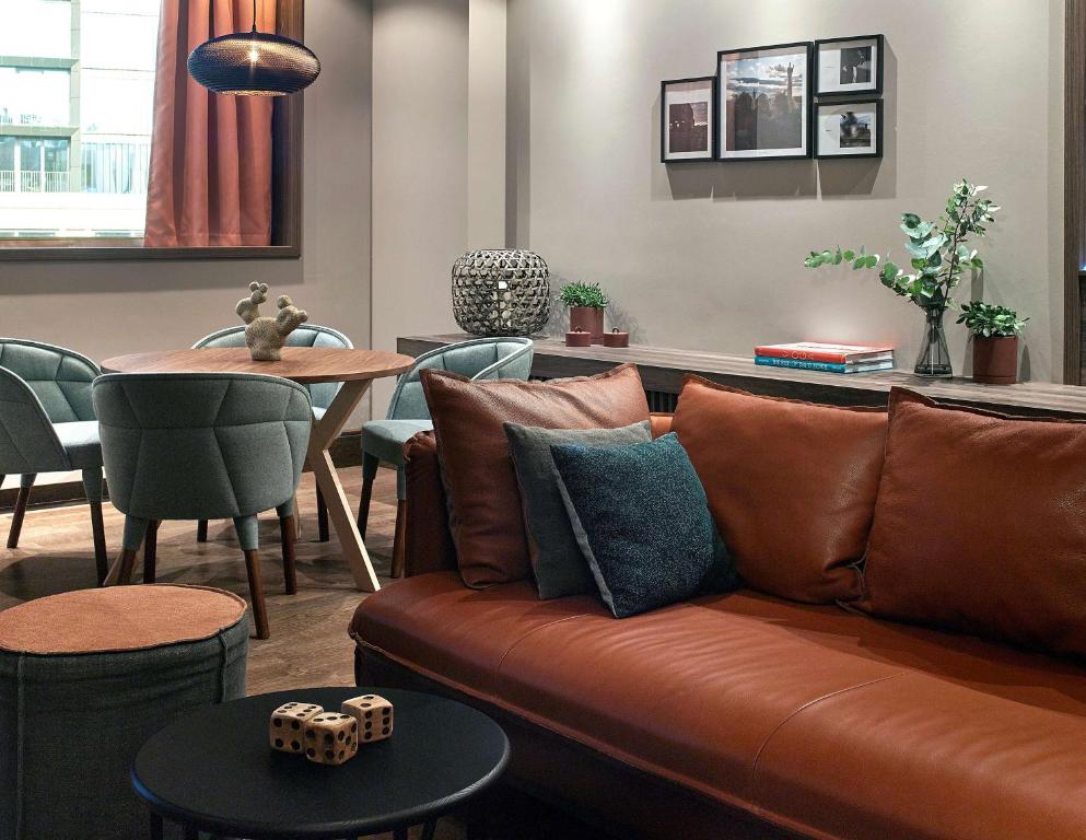 
Junior Suite with City View
