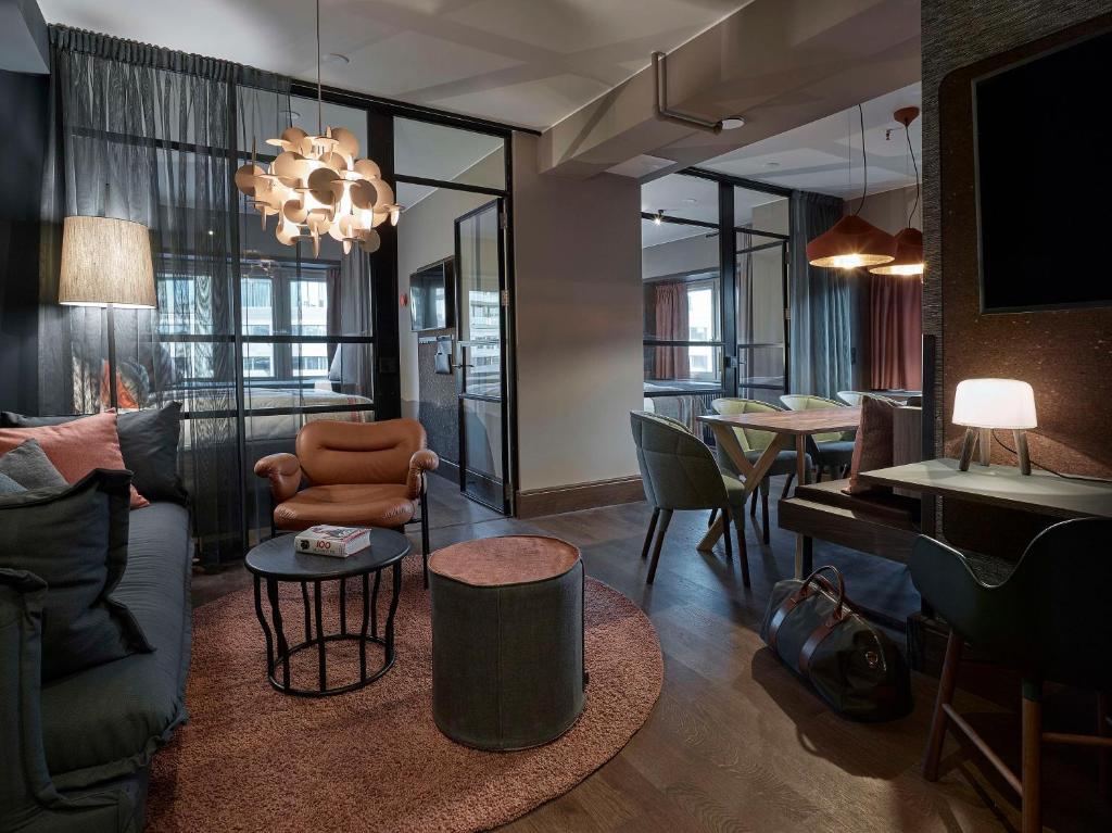 Downtown Camper by Scandic - Resim 26