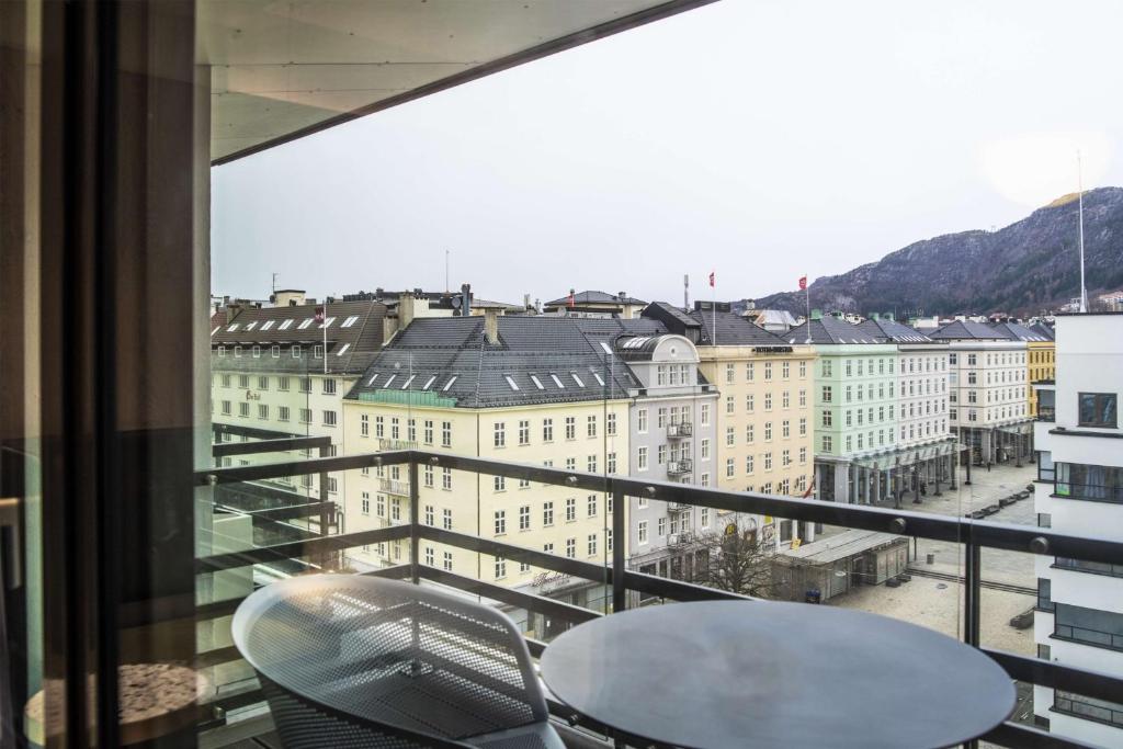 
Classic Queen Balcony
