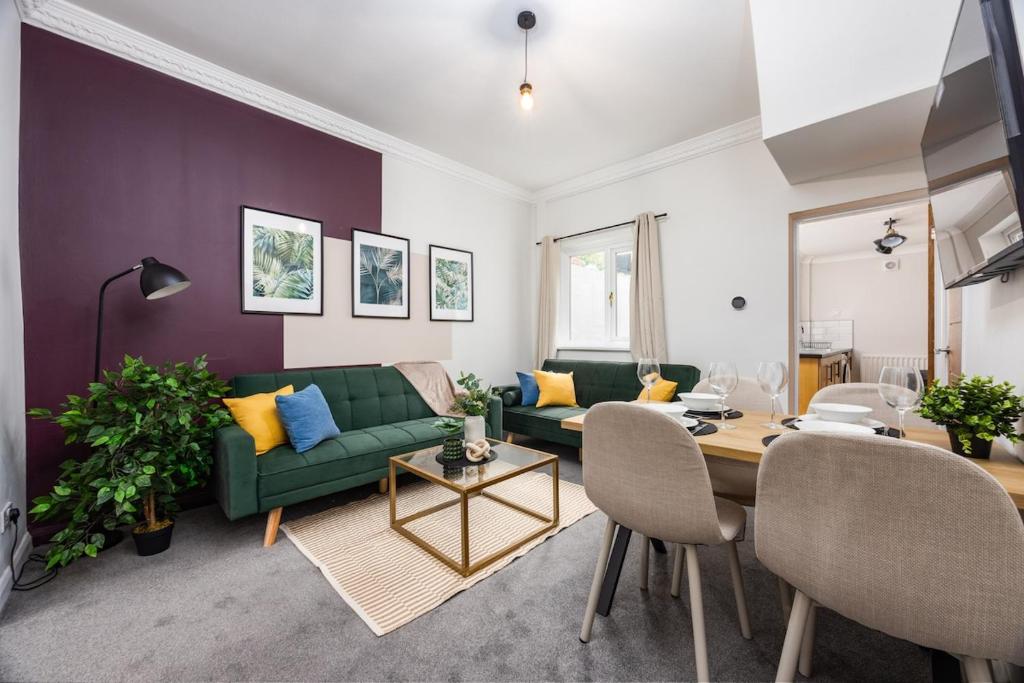 Posezení v ubytování Stylish 3BR Home near Hospital and Auckland Castle