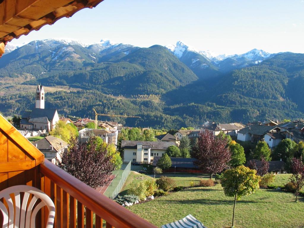 Widok na góry z tego aparthotelu