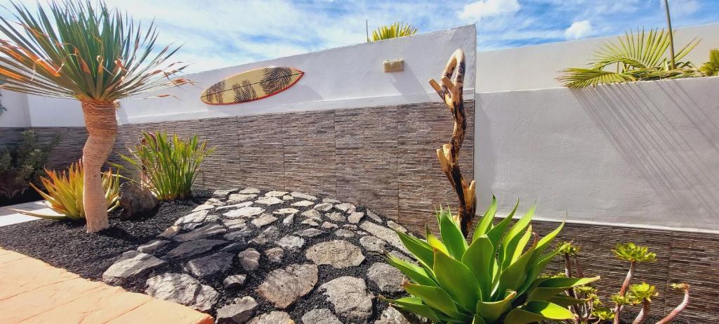 A garden outside Villa Del Corazon Salinas Golf