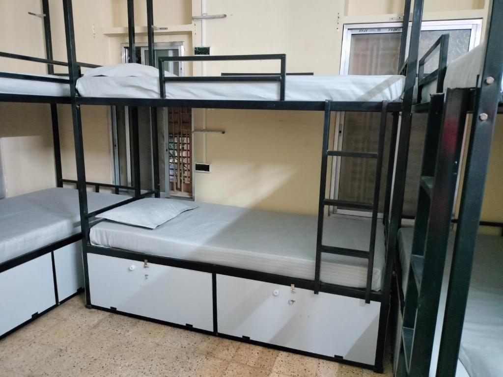Palanda nebo palandy na pokoji v ubytování Bubble Beds