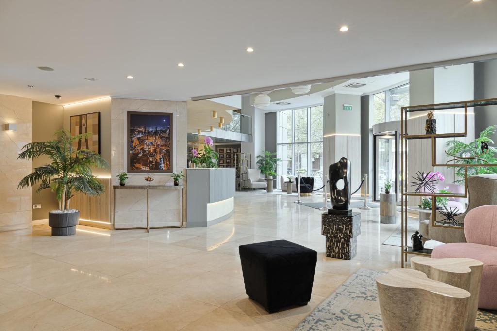 Bucharest Unirii Square - Handwritten Collection - Resim 6