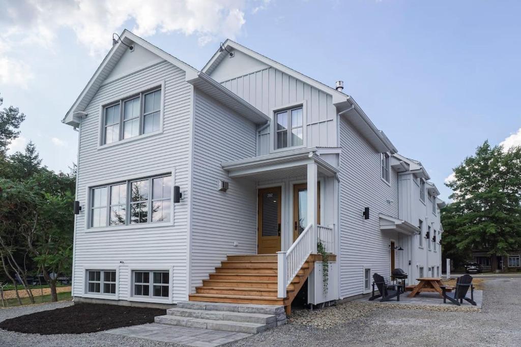 Το κτήριο όπου στεγάζεται  το διαμέρισμα