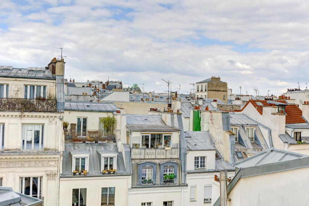 Photo de la galerie de l'établissement Steps from Le Marais & Montorgueil FLAT, à Paris
