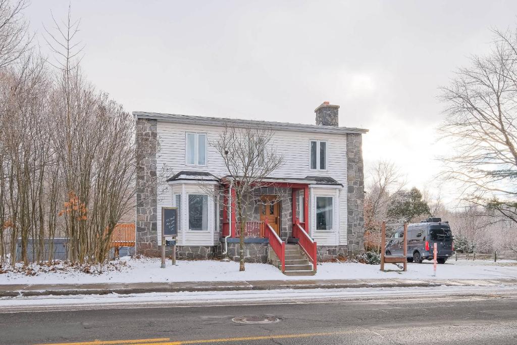 951A Shefford Bromont 3 bedrooms v zimě