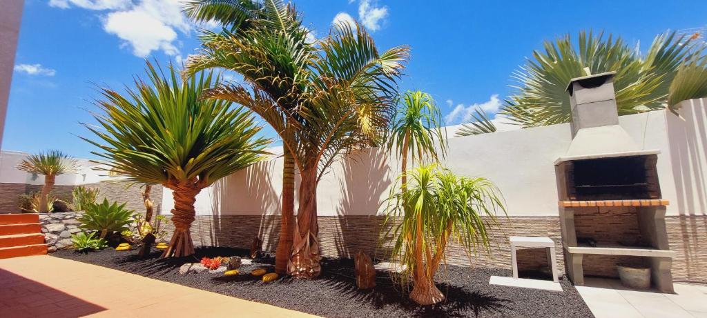 A garden outside Villa Del Corazon Salinas Golf