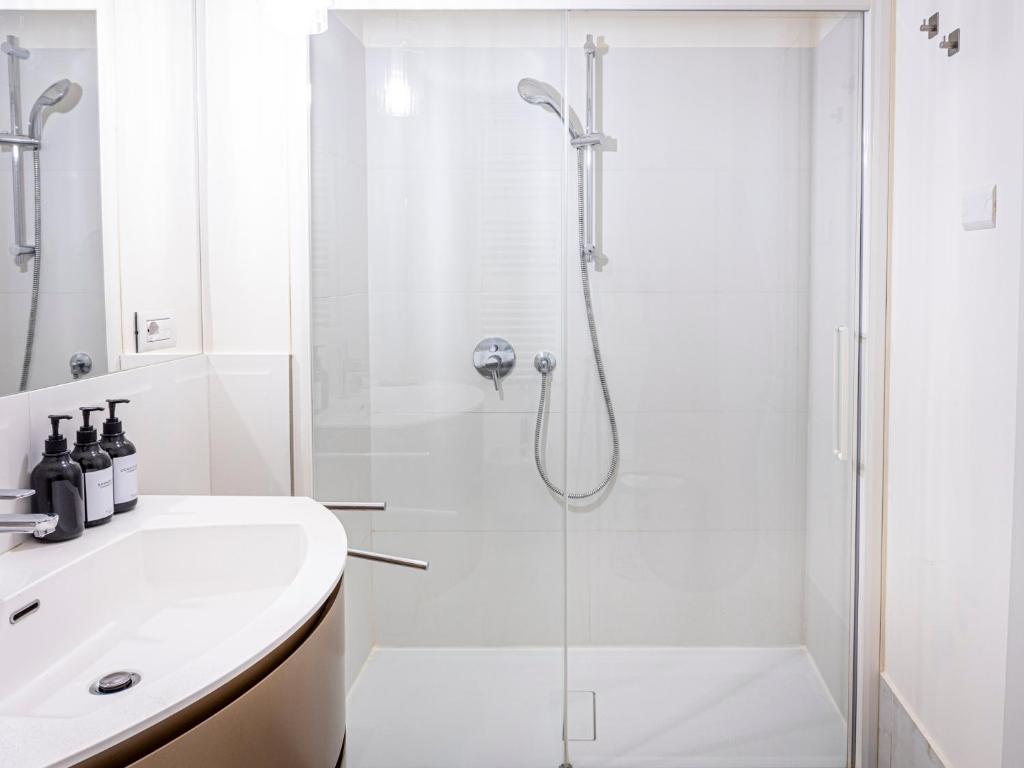 Luxury Sant'Ambrogio Apartment - 10