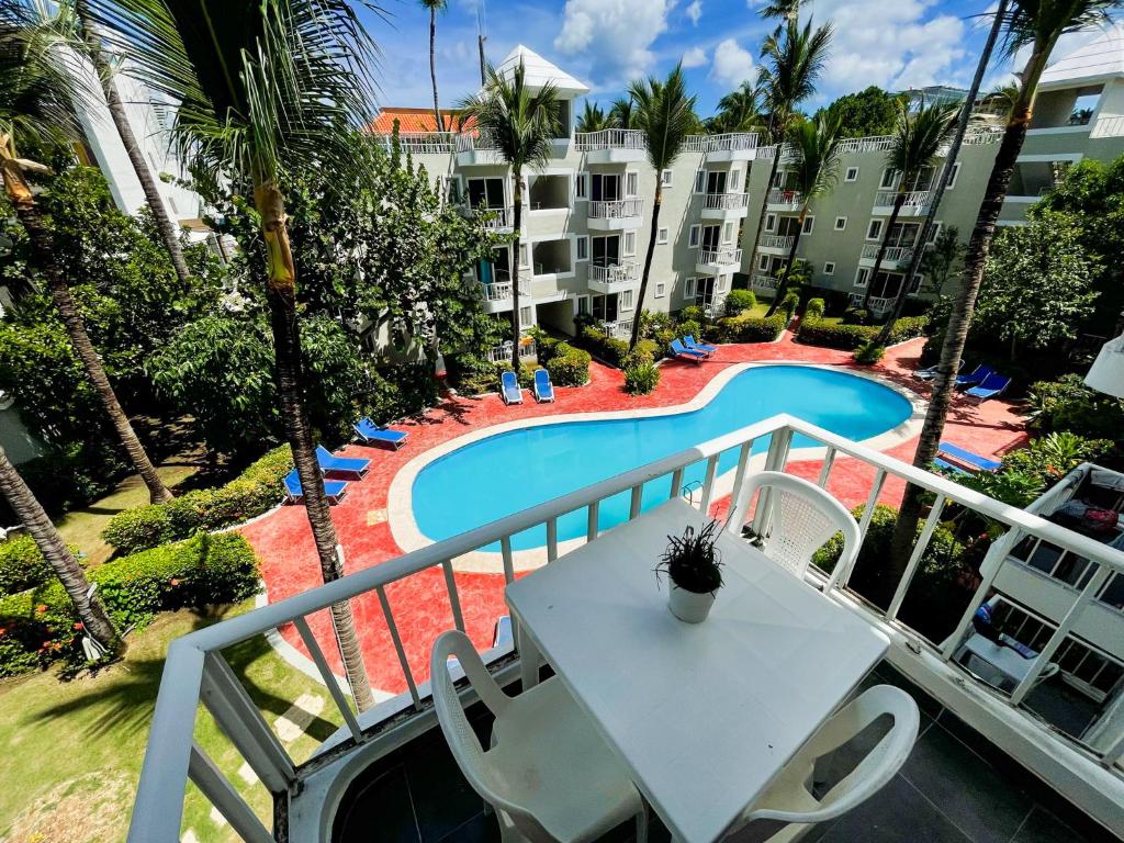 Bazén v ubytování TROPICAL ADVENTURE SOL CARIBE Studios POOL SUITES Beach CLUB & SPA nebo v jeho okolí