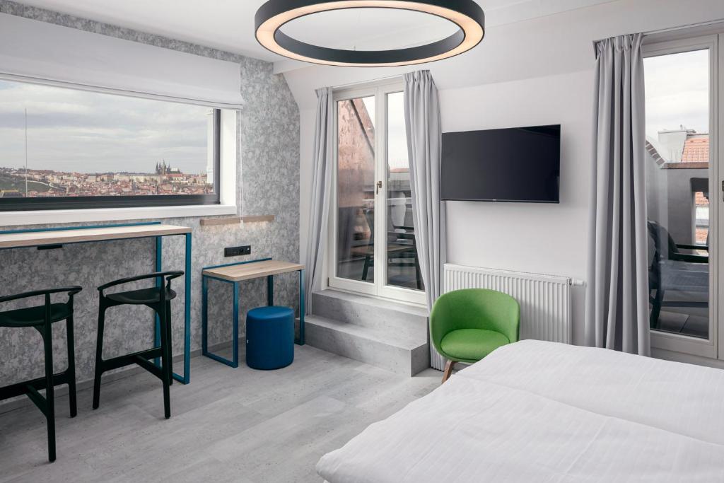 EA Hotel Moment Self Check-In - Resim 5