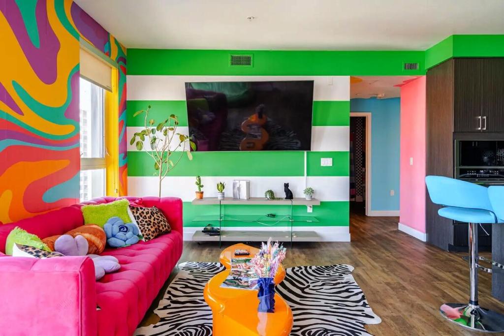 Curated visual reference: Picture Idea: Colorful Penthouse Near Dtla Los Angeles Updated Prices 2026